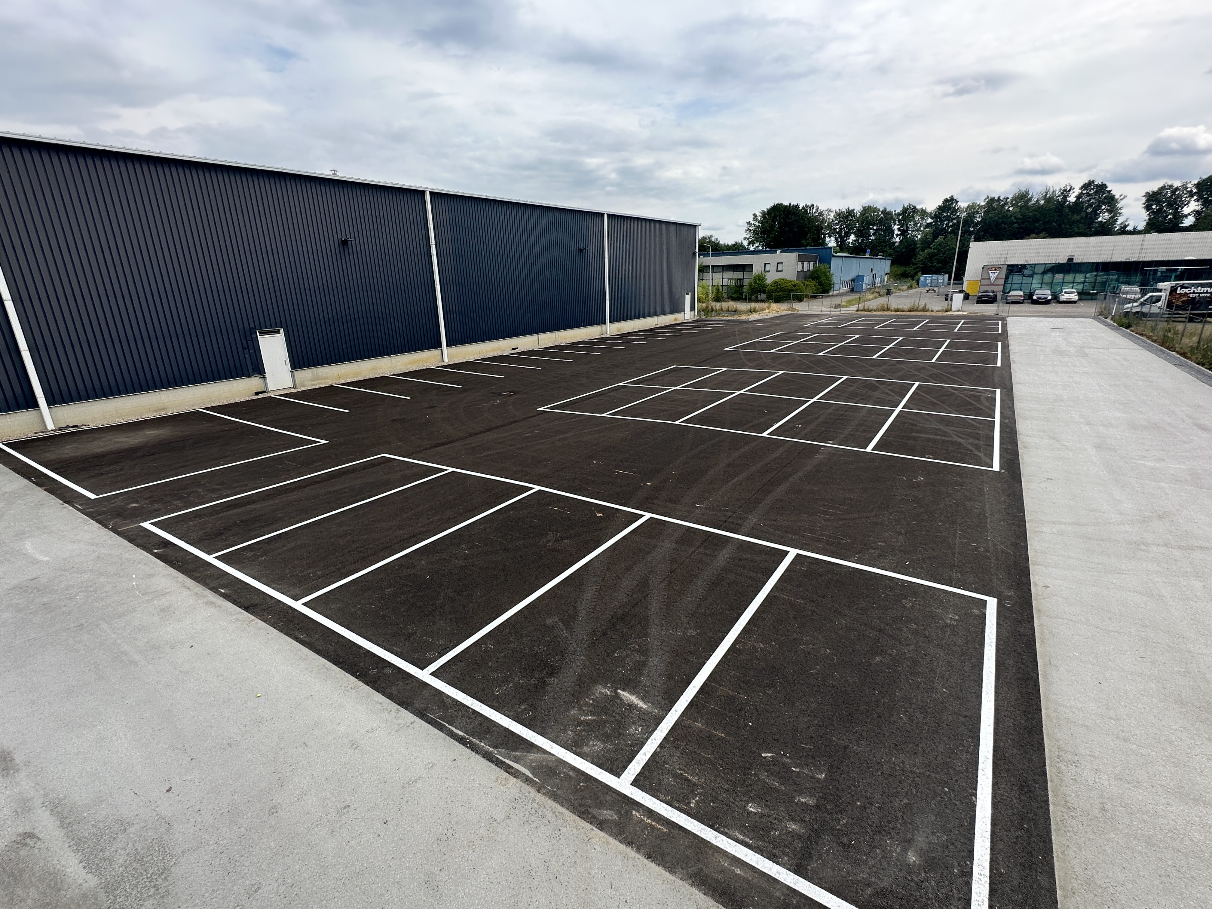 Parkeerplaats belijning in Kerkrade