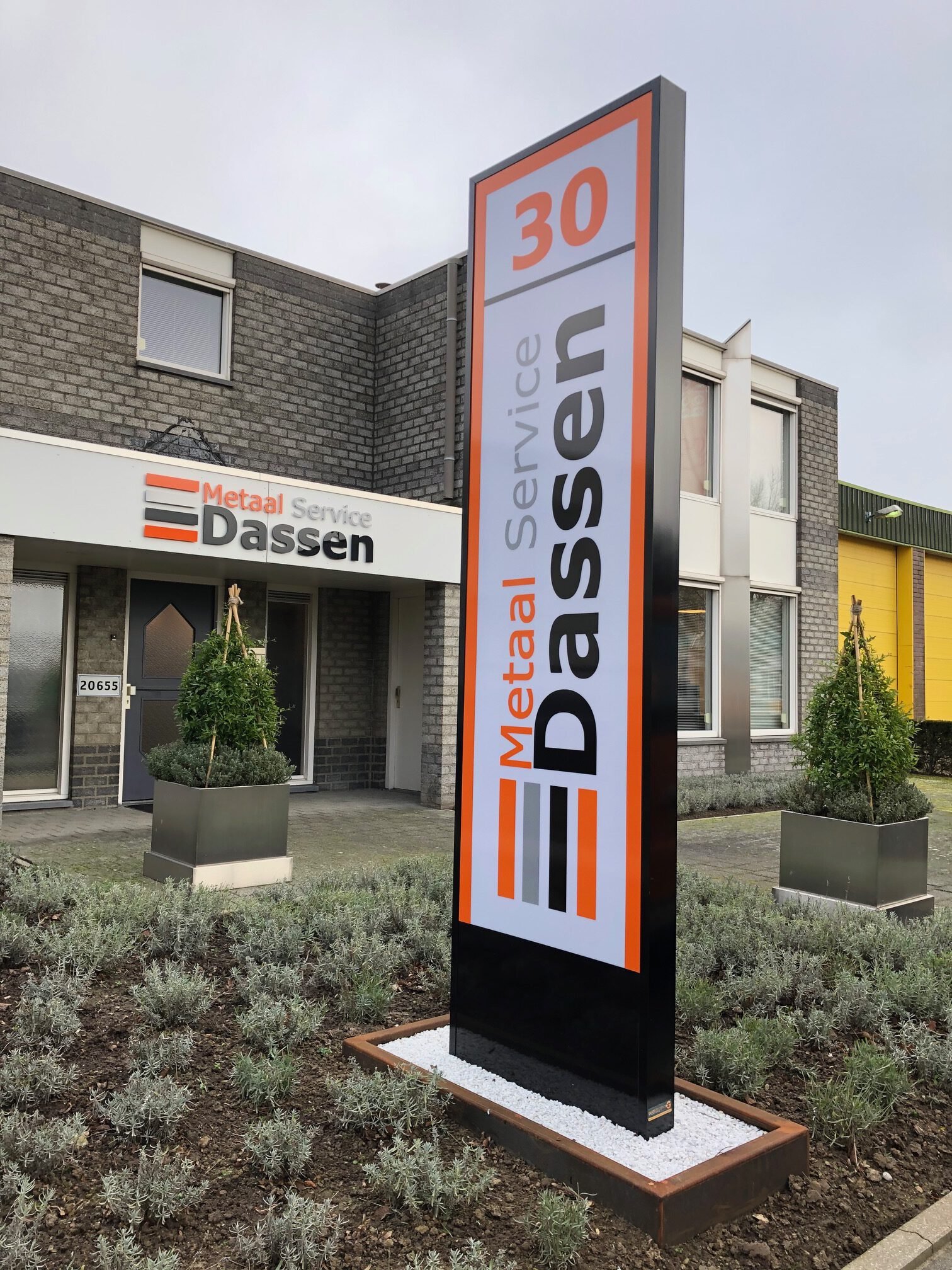 reclamezuil met verlichting lichtreclame bedrijf reclameconsole met bedrijfslogo