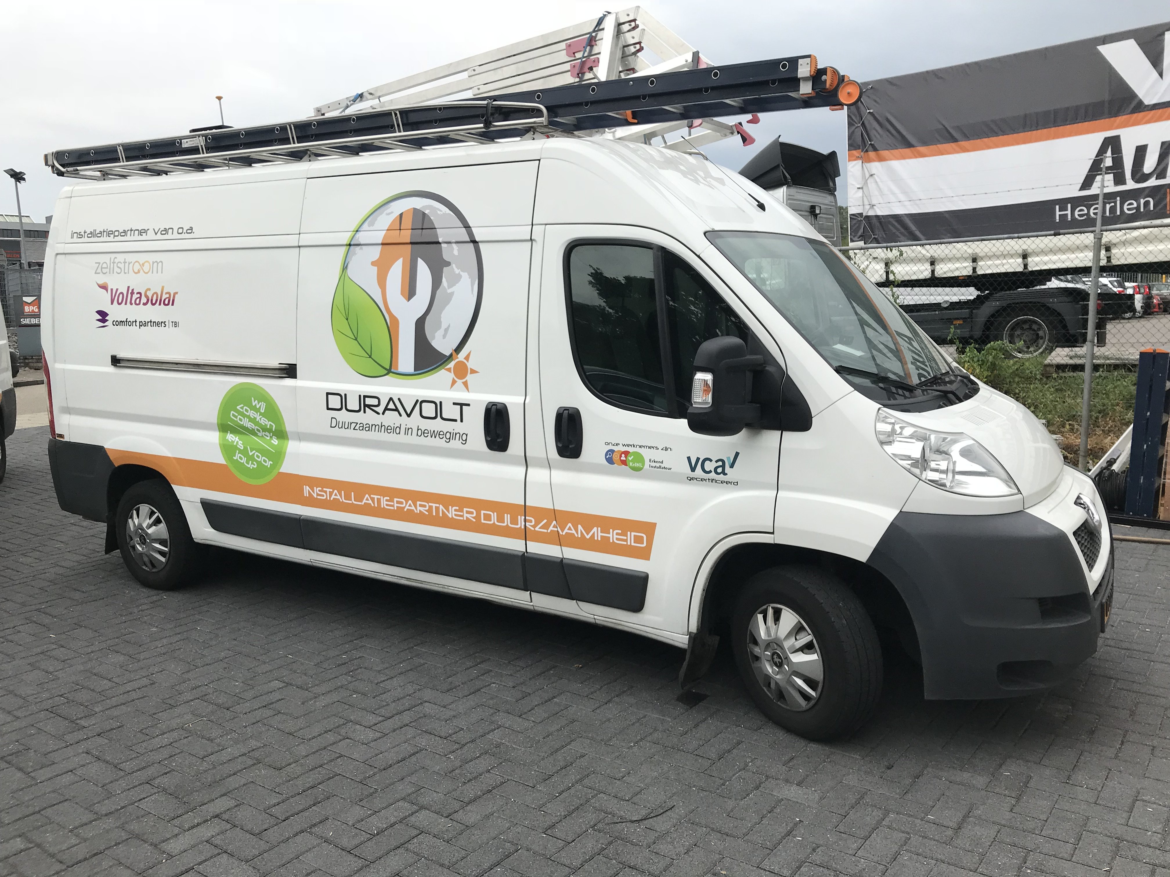 Autobelettering full color geprint in Heerlen Maastricht Hoensbroek Sittard en Parkstad