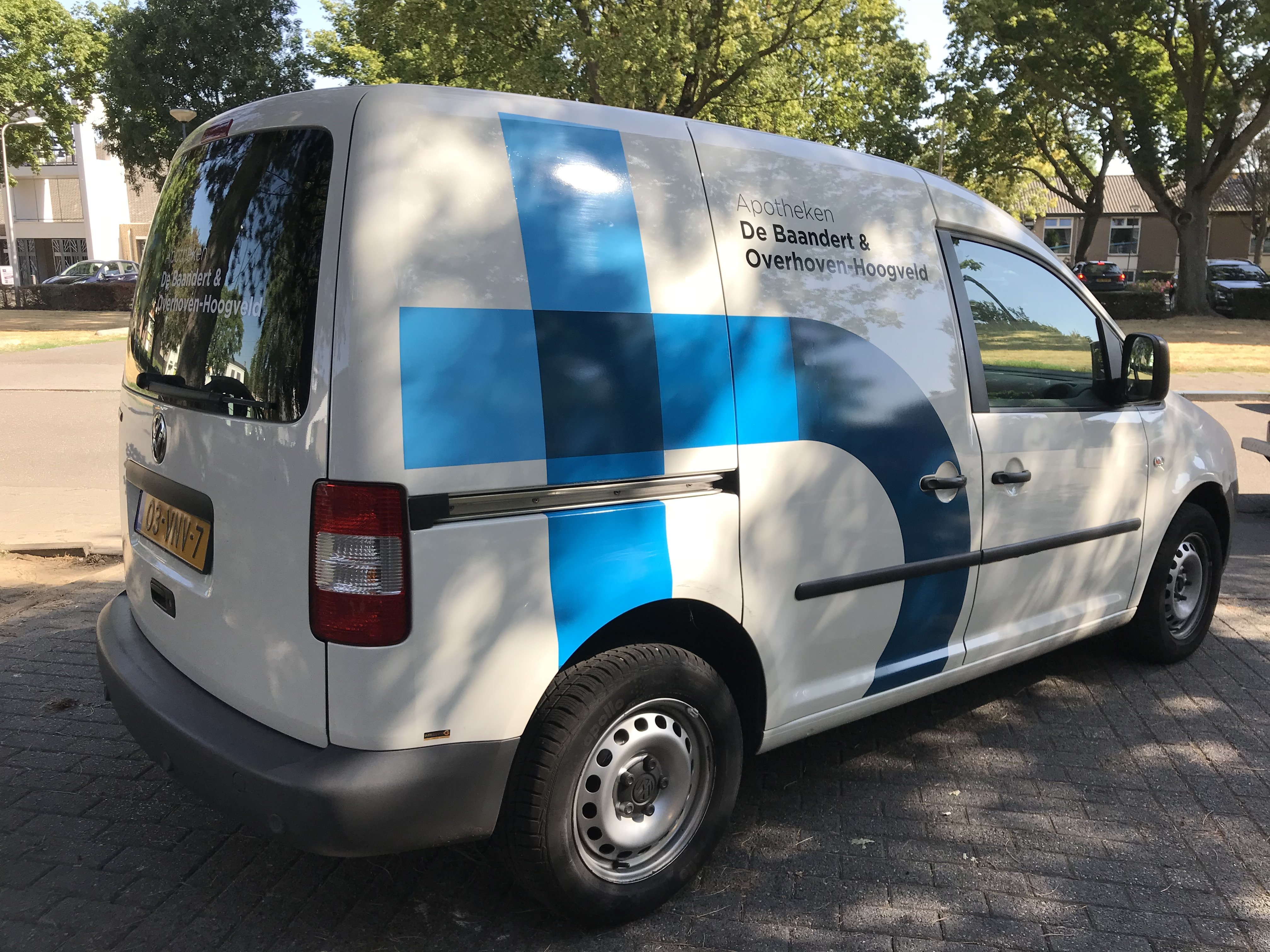 Autobelettering met full color print en plottekst in Sittard en Roermond