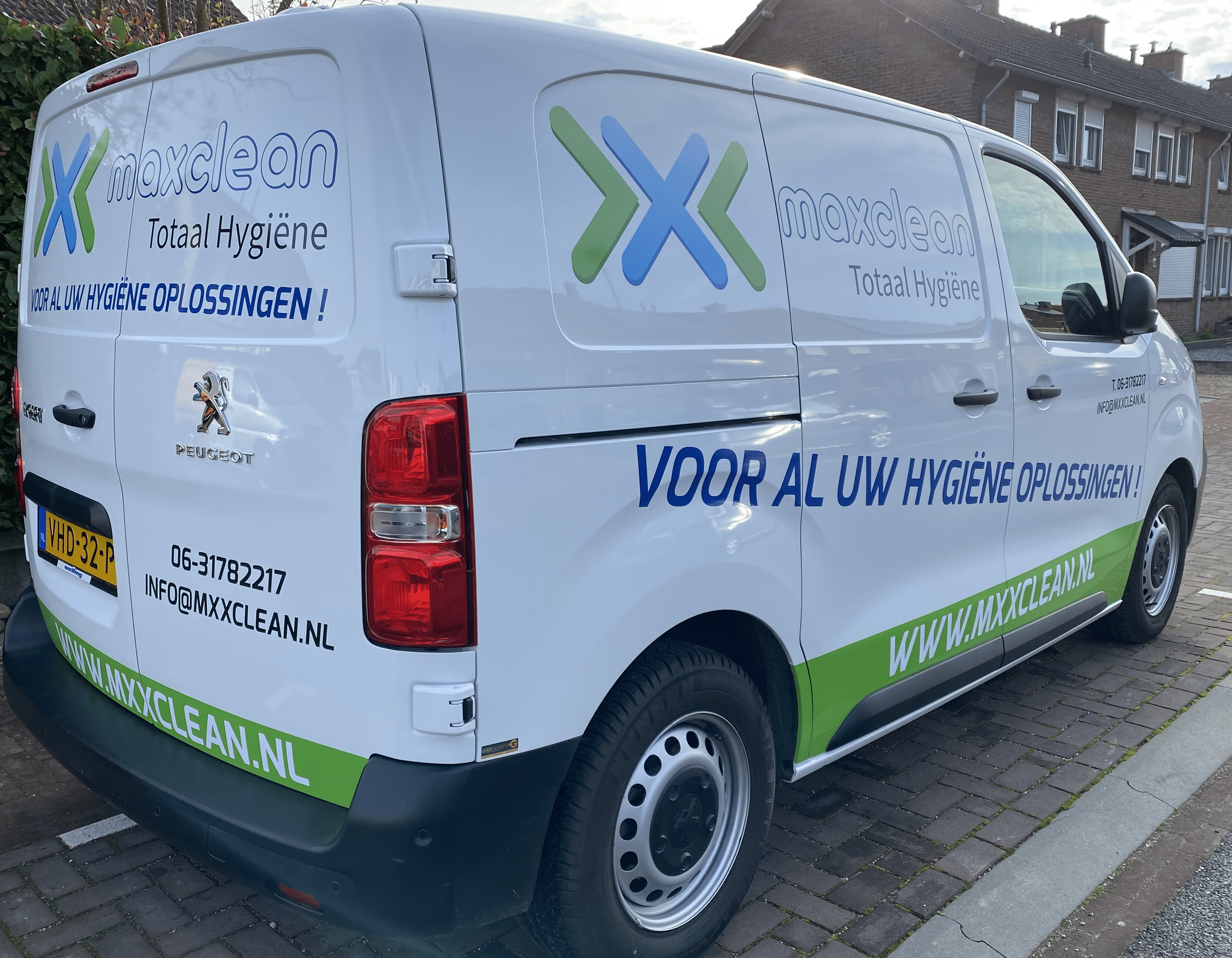 Autobelettering met snijvinyl en full color print in Heerlen Maastricht Sittard Roermond Limburg
