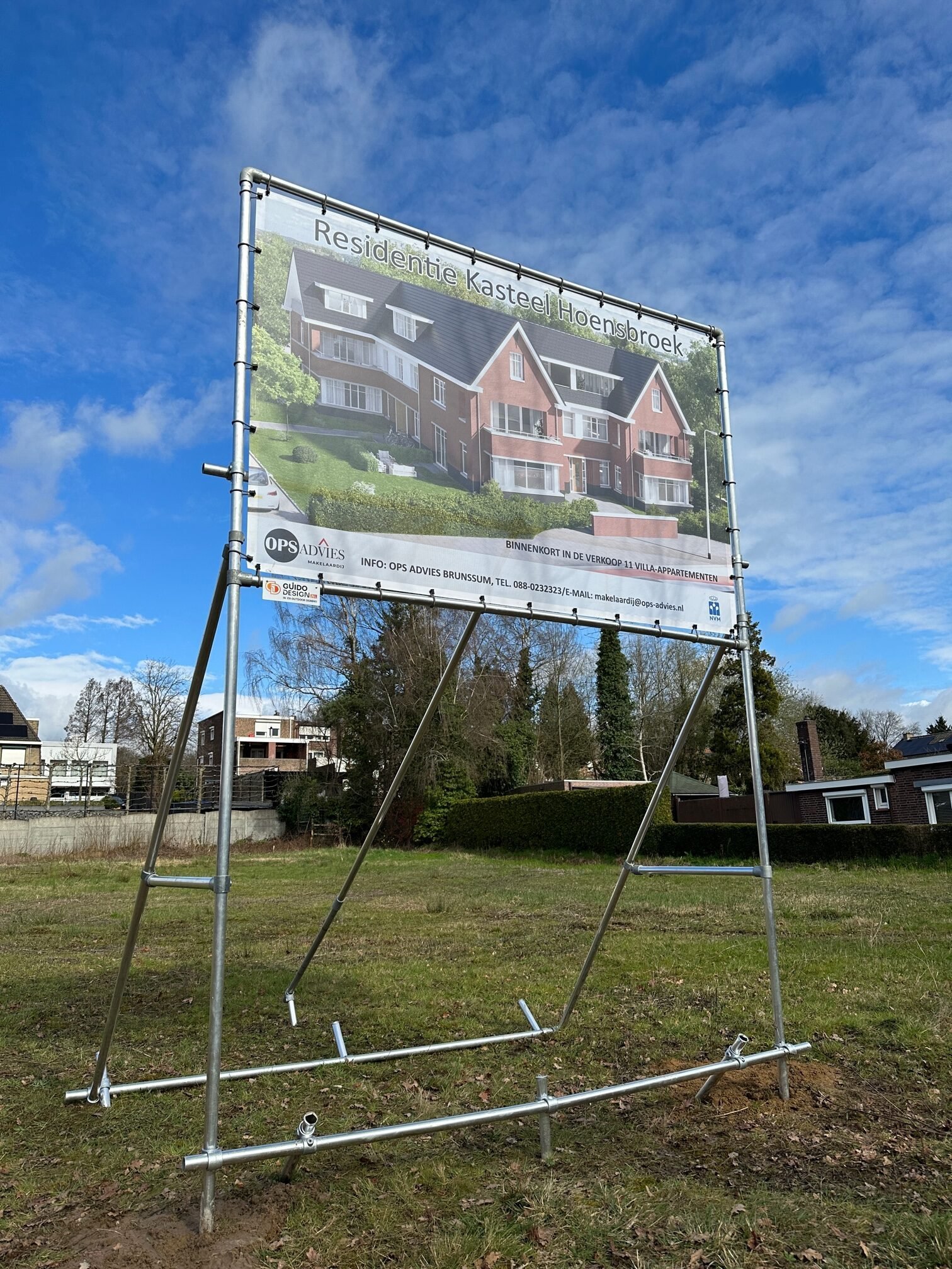 projectbord aluminium buizenframe buisframe met spandoek bouwbord in Hoensbroek heerlen kerkrade parkstad en limburg