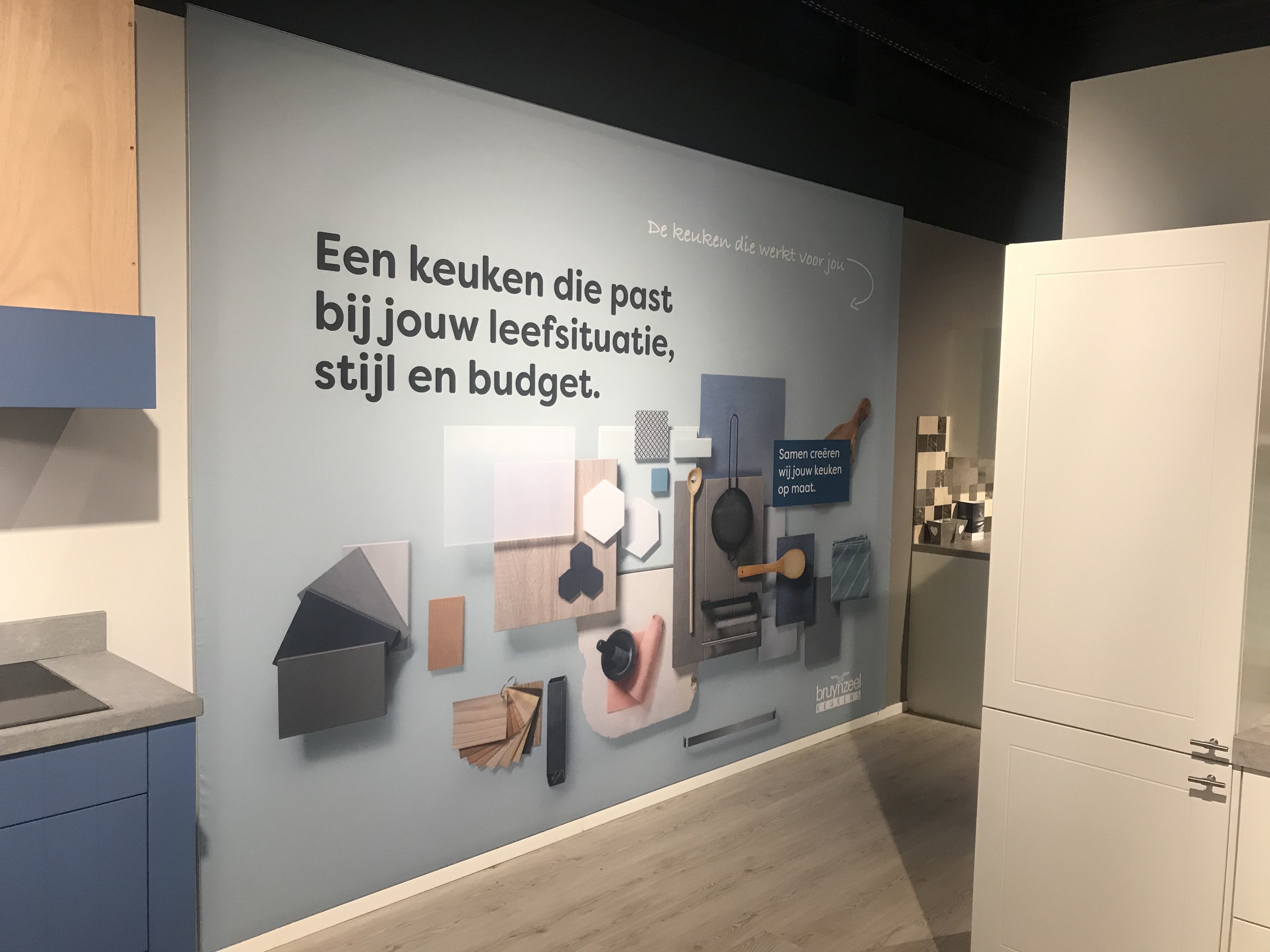 Peesdoek in peesframe spandoek instore signing in Heerlen Maastricht Limburg Kerkrade Weert