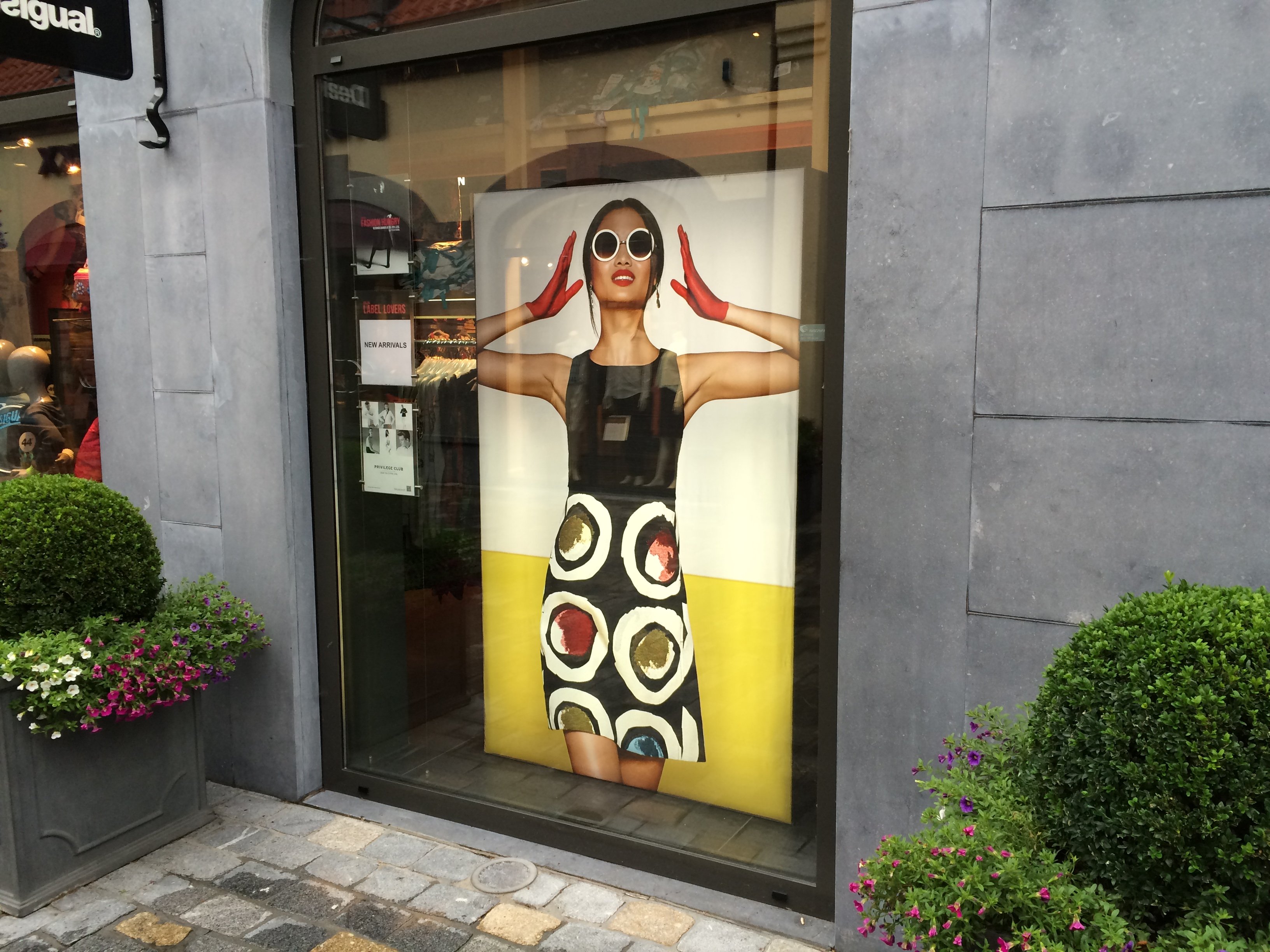 Peesdoek in peesframe instore belettering Limburg Heerlen Roermond Maastricht Parkstad Heerlen