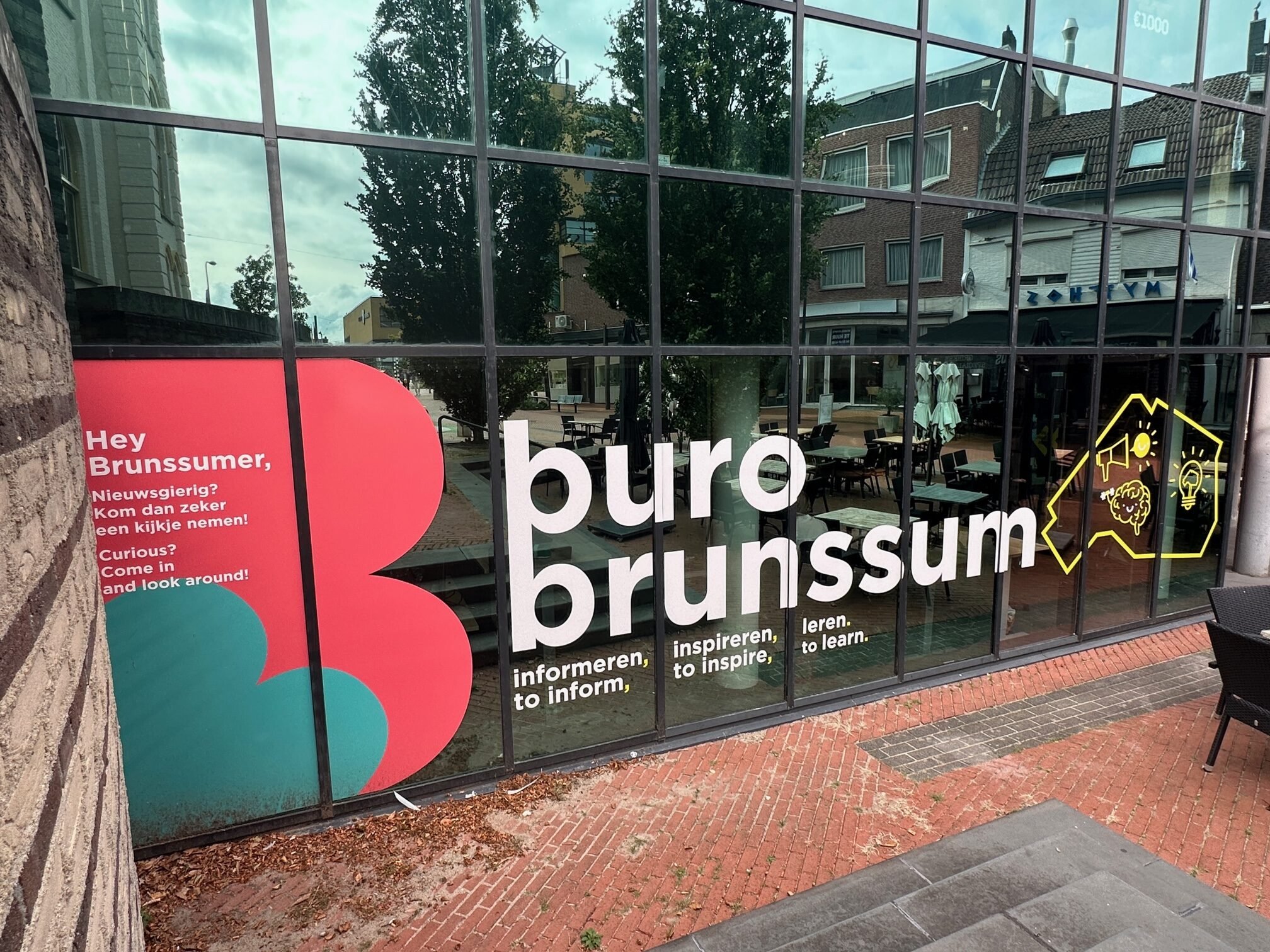 raambelettering met full color prints promotionele reclame in Brunssum Heerlen Kerkrade en Hoensbroek